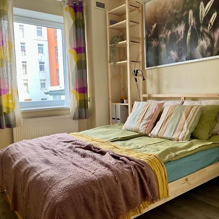Cozy Vibes Like Home It Is Quiet Apartment With Three Bedrooms Riga Esterno foto
