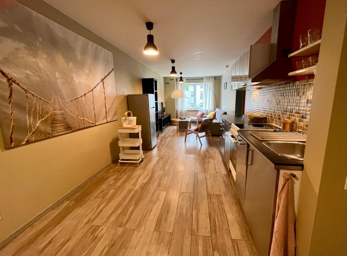 Cozy Vibes Like Home It Is Quiet Apartment With Three Bedrooms Riga Esterno foto