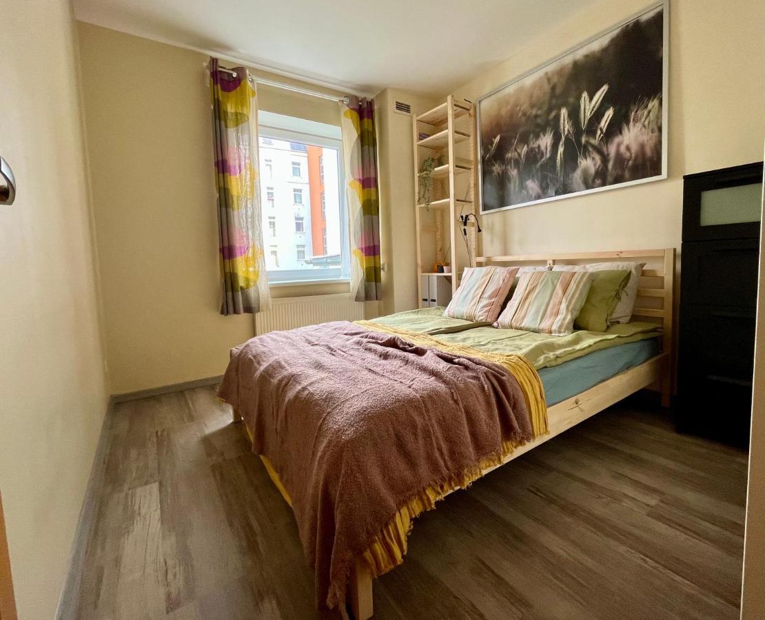 Cozy Vibes Like Home It Is Quiet Apartment With Three Bedrooms Riga Esterno foto