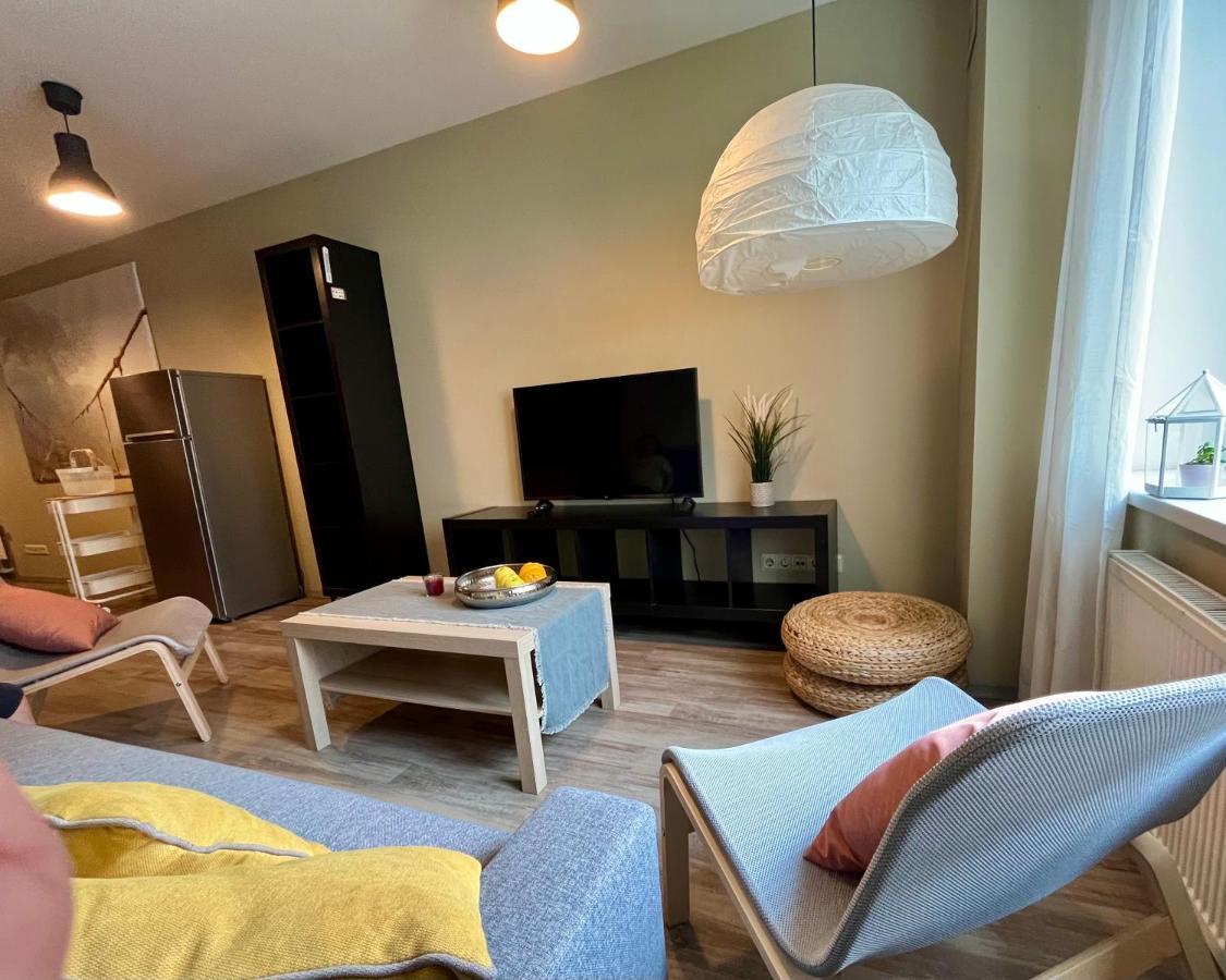 Cozy Vibes Like Home It Is Quiet Apartment With Three Bedrooms Riga Esterno foto