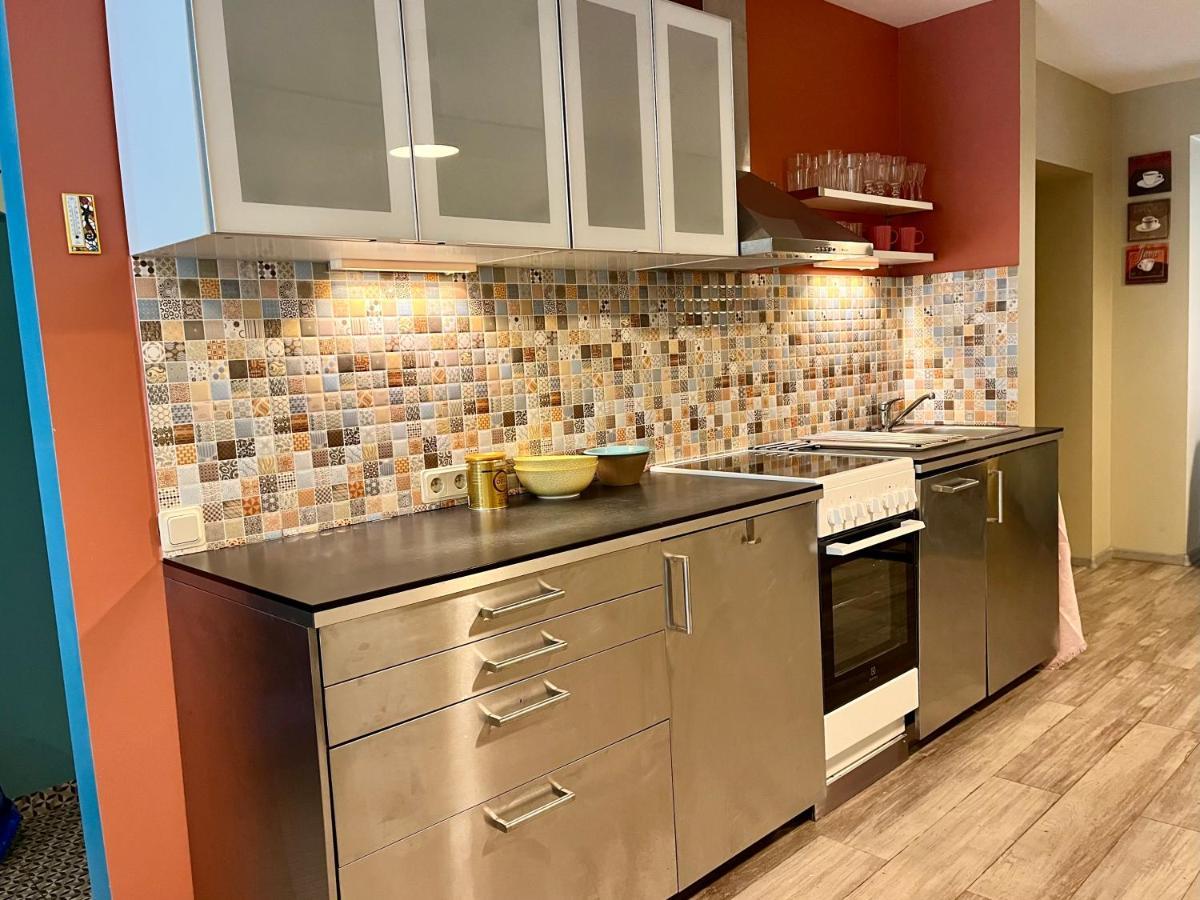 Cozy Vibes Like Home It Is Quiet Apartment With Three Bedrooms Riga Esterno foto