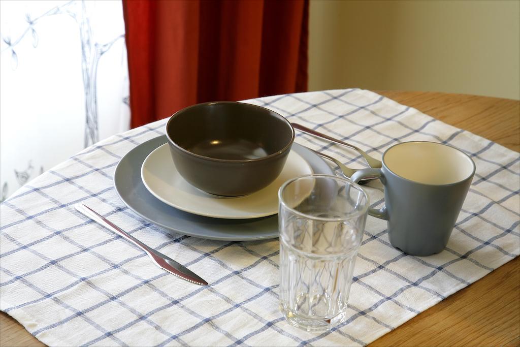 Cozy Vibes Like Home It Is Quiet Apartment With Three Bedrooms Riga Esterno foto